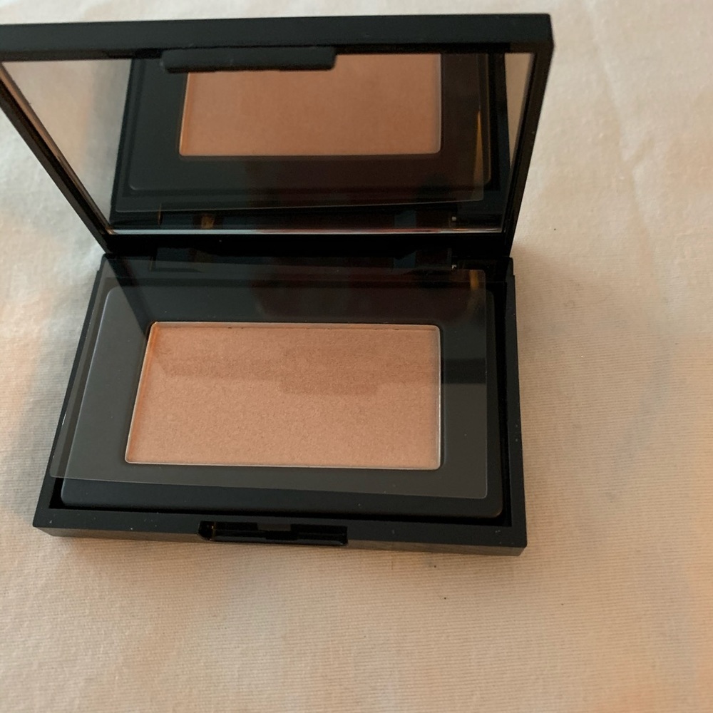 🌼 Elizabeth Arden Highlighter Illuminator